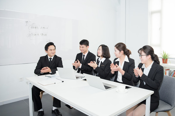 集團(tuán)人才梯隊(duì)建設(shè)：培養(yǎng)核心人才，提升企業(yè)競(jìng)爭(zhēng)力