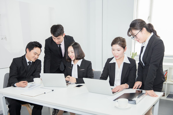 績效評估方法：采用有效的評估方法，確保公平公正