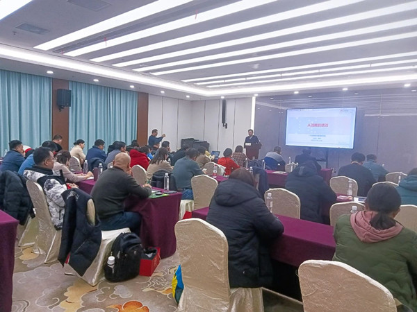 無錫市社區(qū)商會——勤新商會攜手正睿咨詢集團為企業(yè)家賦能充電！