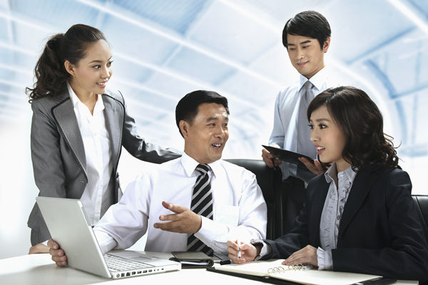 薪酬體系設(shè)計(jì)：根據(jù)企業(yè)戰(zhàn)略，設(shè)計(jì)科學(xué)體系