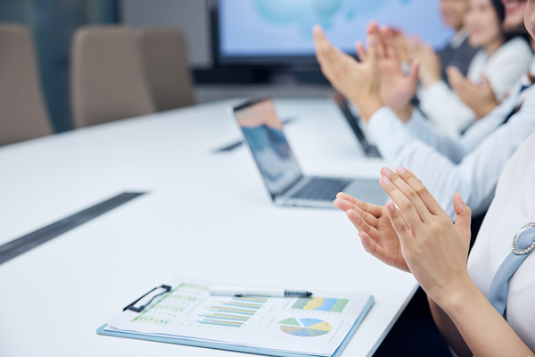 揭秘薪酬透明：如何打造信任基石，凝聚員工力量