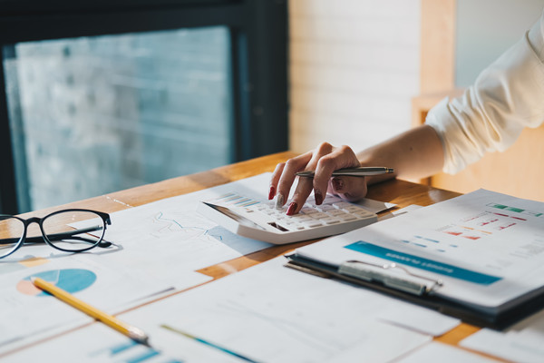 企業(yè)設(shè)立預(yù)算管理小組是不是由個(gè)人組建的？