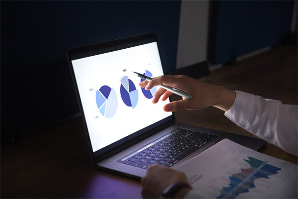 00后吐槽公司無效加班被開除，企業(yè)戰(zhàn)略有何感悟？