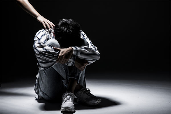 女子漏接電話被市監(jiān)所工作人員辱罵，人力資源管理有何感悟？