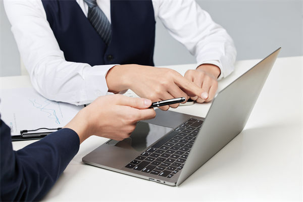 如何通過績效咨詢提升企業(yè)的整體運營效率？