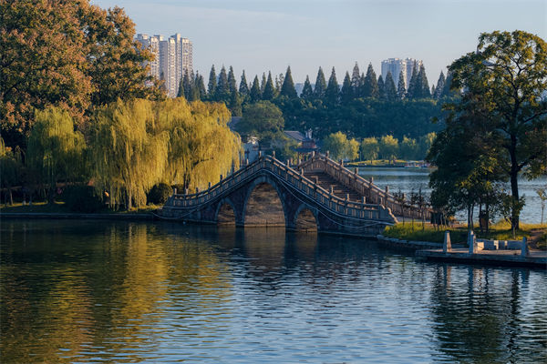 長(zhǎng)沙精益生產(chǎn)咨詢(xún)公司如何助力企業(yè)實(shí)現(xiàn)生產(chǎn)流程優(yōu)化？