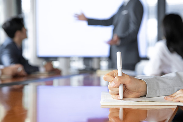 企業(yè)的會議管理制度不完善，如同虛設(shè)怎么辦？