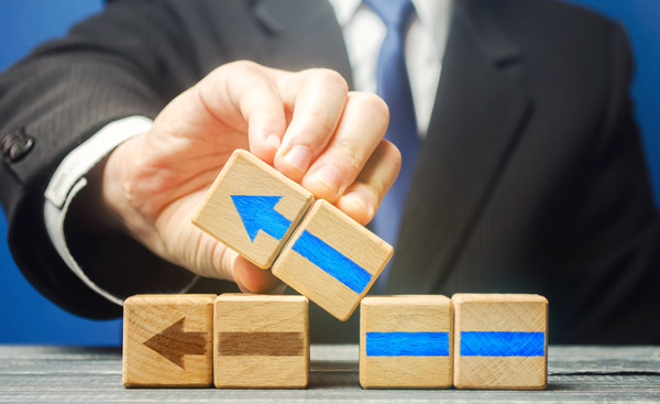 戰(zhàn)略迷茫，方向難尋，如何借戰(zhàn)略咨詢精準(zhǔn)定位企業(yè)航向？