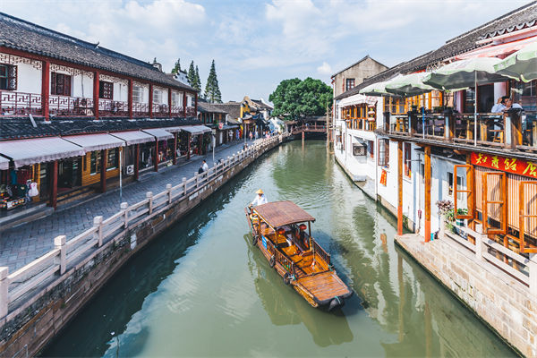 以文化賦能經(jīng)濟(jì)社會(huì)發(fā)展，企業(yè)營(yíng)銷(xiāo)管理對(duì)此有何啟發(fā)？