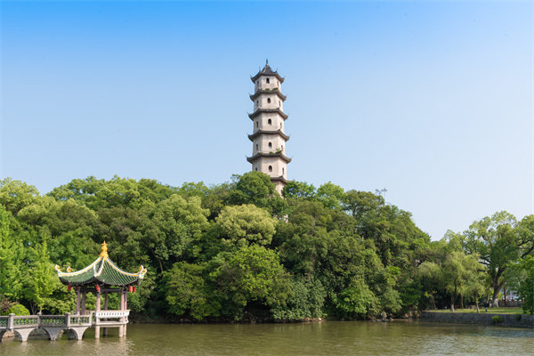 集團(tuán)戰(zhàn)略落地難，溫州集團(tuán)管控咨詢公司如何助力高效執(zhí)行？