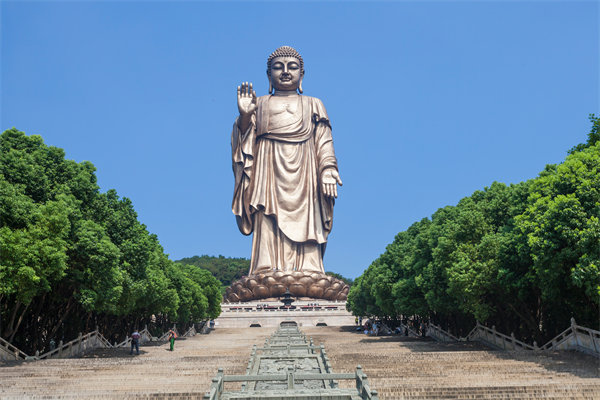 無錫戰(zhàn)略咨詢公司如何幫企業(yè)突破增長(zhǎng)瓶頸，實(shí)現(xiàn)逆勢(shì)突圍？