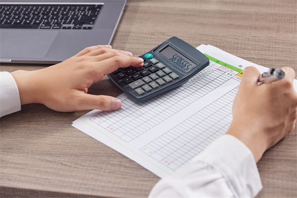 加班成風(fēng)留不住人，企業(yè)關(guān)懷和工時安排是否合理？