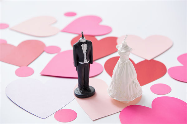 5月10日起結(jié)婚離婚不需要戶口本，人力資源怎么看？